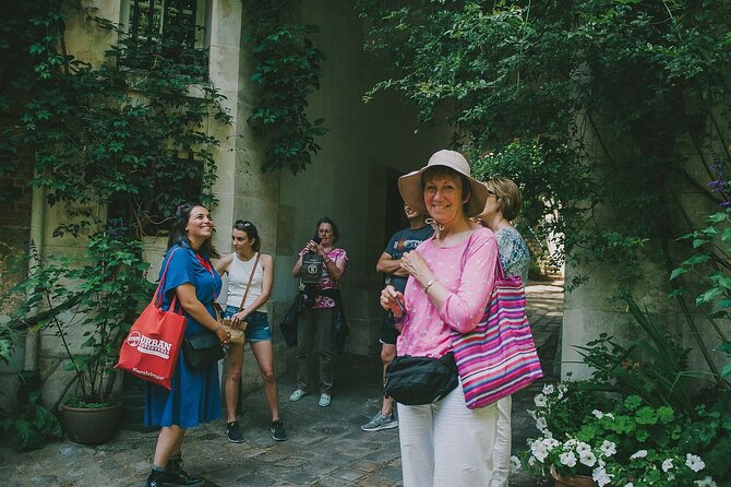 Night Out in Paris: Boho Vibes & City Lights - A Gentle Start at the Panthéon