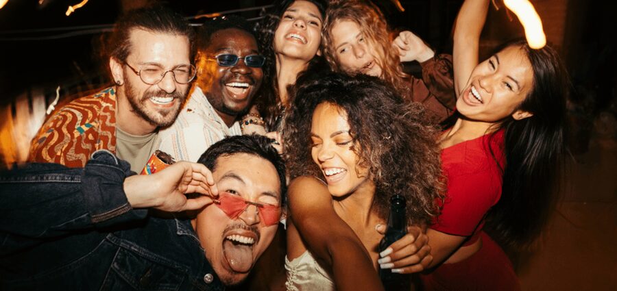 Nuremberg: Bar and Club Tour with Free Shots and Free Entry - Who should book this Nuremberg night out?
