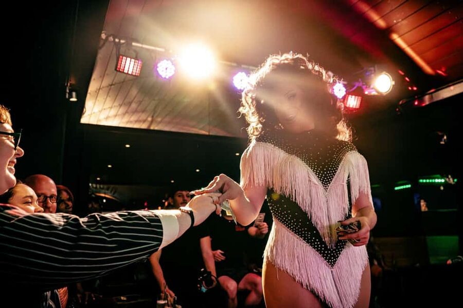 NYC: Fabulous Drag Night Out with a Drag Queen - Dancing with the Hell’s Kitchen crowd
