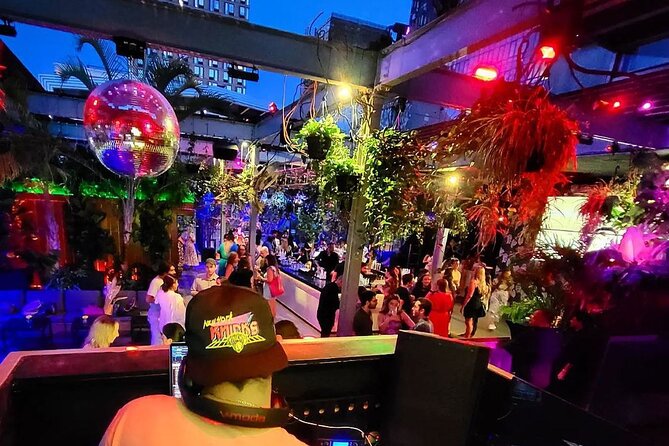 NYC Nightlife Crawl: Bars, Clubs & VIP Entry - Starting at 9:00 pm with a host