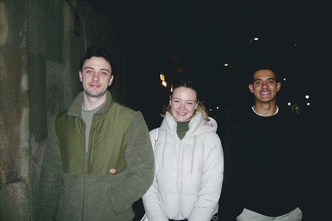 OG Barcelona Night Adventure — 3 Bars, 3 Shots & VIP Club Entry - What this Barcelona night adventure is really like