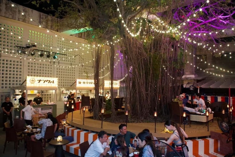 Okinawa:Sky BAR TOPTREE Nightclub Entry Ticket+Drink & VIP - Timing your visit around midnight