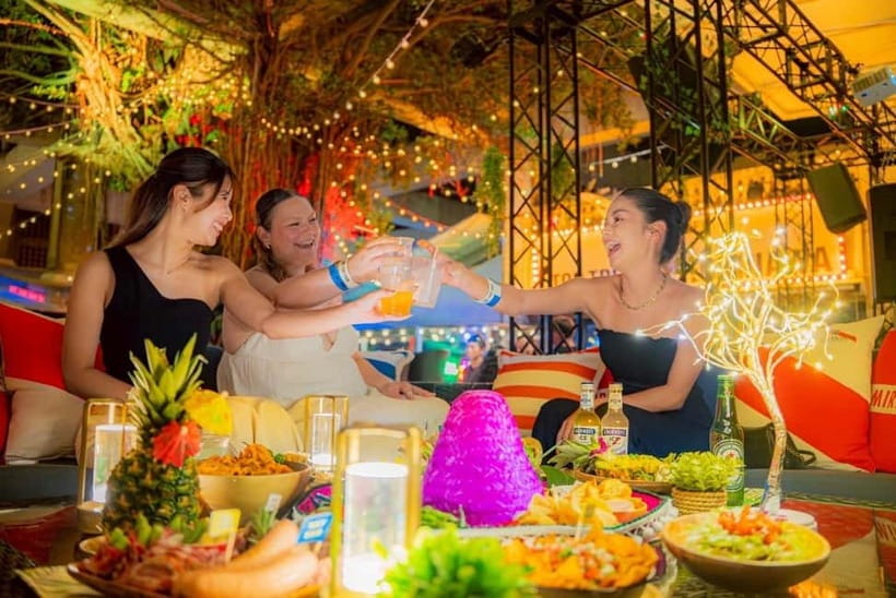 Okinawa:Sky BAR TOPTREE Nightclub Entry Ticket+Drink & VIP - How the evening changes after 9 p.m.