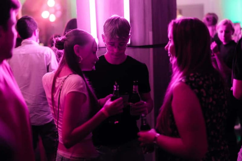 Original Hamburg Pub Crawl Sex & Crime St. Pauli Tour - How the guides shape the night
