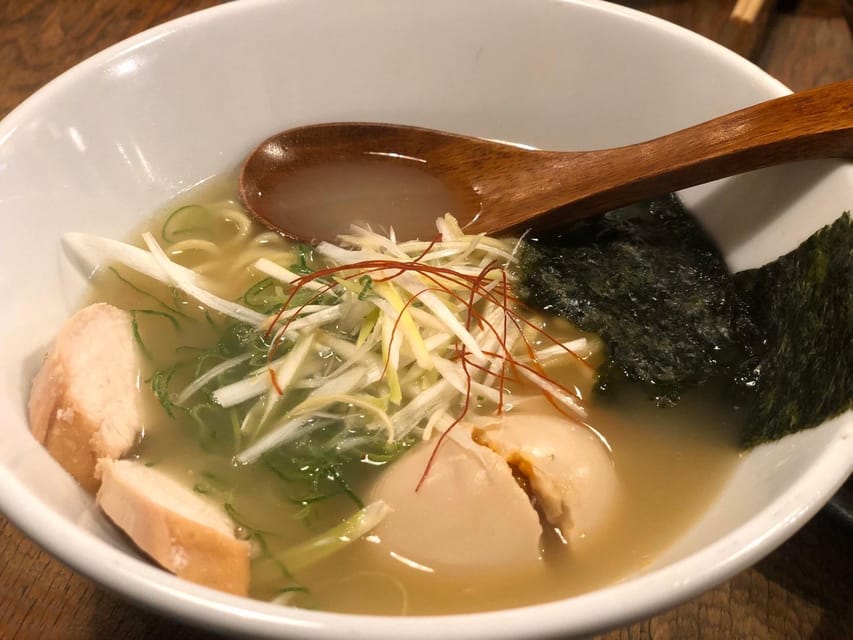 Osaka: Deep Food Tour and Bar Hopping in Namba - The final bar and the walk back to the Glico sign