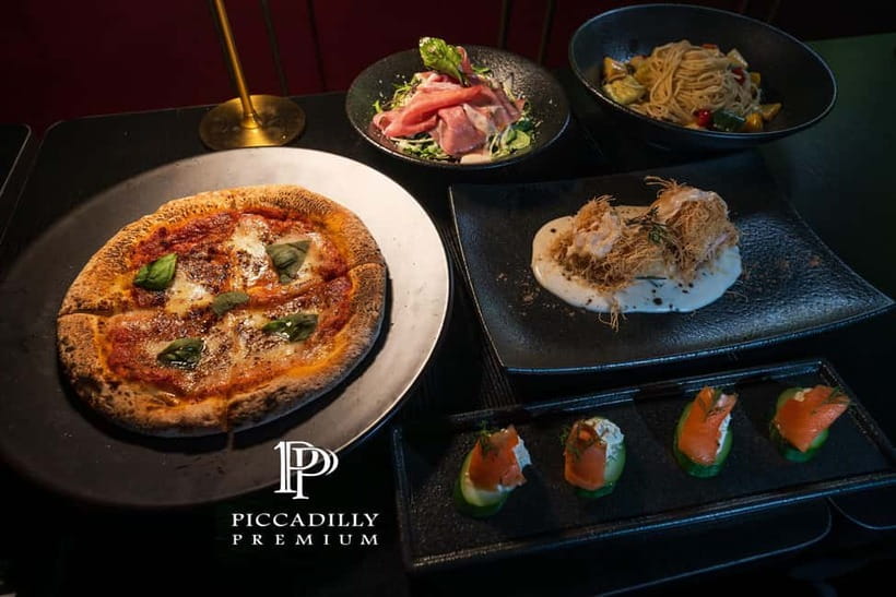 Osaka Umeda:PICCADILLY LIVE SHOW & NIGHTCLUB TICKET & Shisha - Live singers, DJs, and the 8 PM to midnight schedule