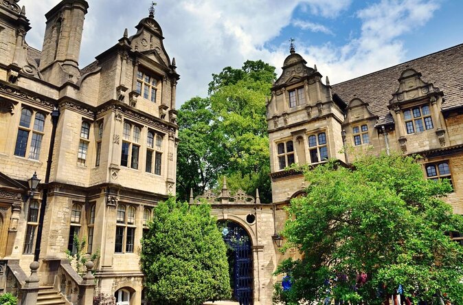 Oxford: City, Universities and Pubs Walking Tours - Oxford in three walks, not one rushed circuit