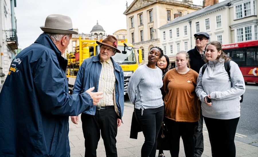 Oxford: Historic Pubs & Taverns Guided Walking Tour - Key points before you book