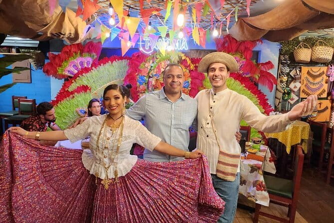 Panama City Night Tour: 360 Views & Folklore Show - The courtesy drink and the building’s extra attractions