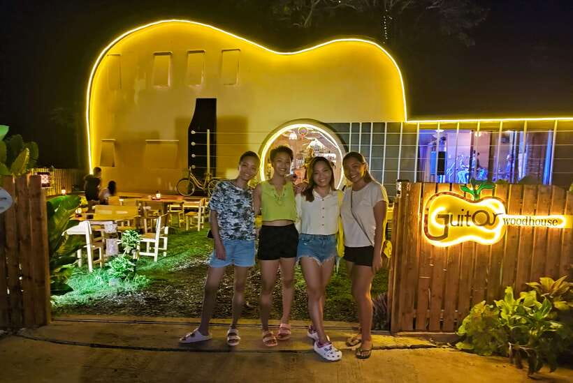 Panglao Bohol Island: Alona Beach Pub Crawl with Drinks - Practical tips for a smoother evening