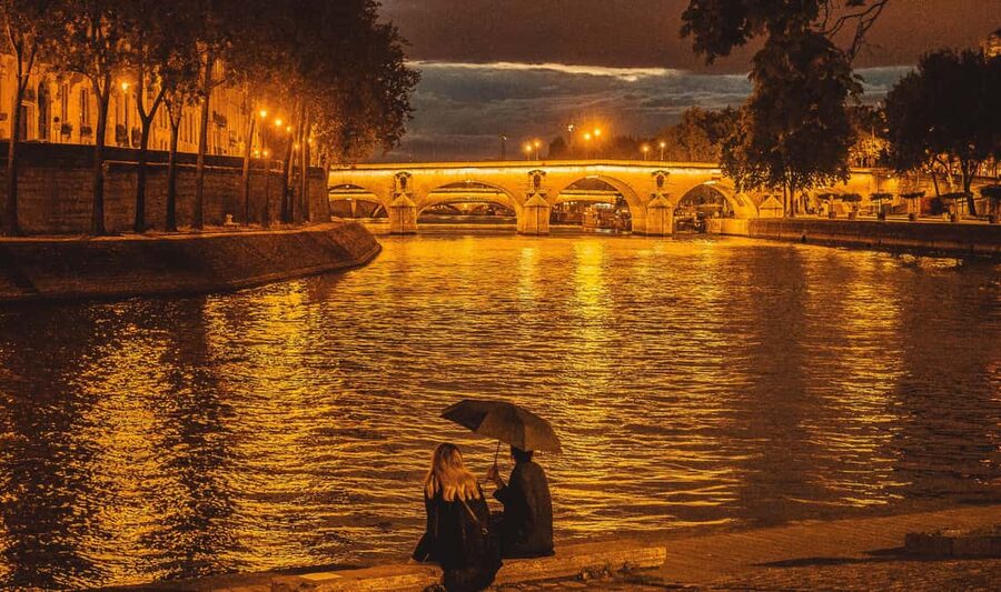 Paris: Darkest Tales,A Night of Secrets & Legendary Bar Tour - Paris after dark, with the romance stripped away