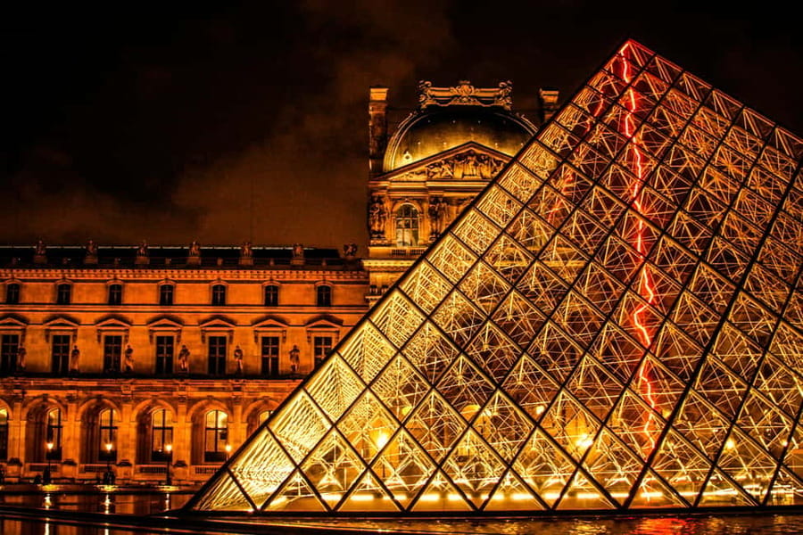 Paris: Darkest Tales,A Night of Secrets & Legendary Bar Tour - Medieval lanes, plague, and sinister rituals