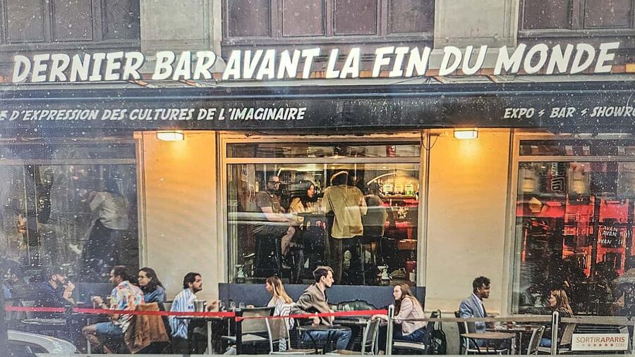 Paris: Darkest Tales,A Night of Secrets & Legendary Bar Tour - Meeting under Charlemagne at Notre Dame