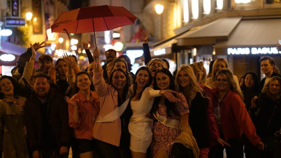 Paris: Latin Quarter Guided Pub Crawl to Bars and Clubs - Starting at RoadHouse Bar in the Latin Quarter