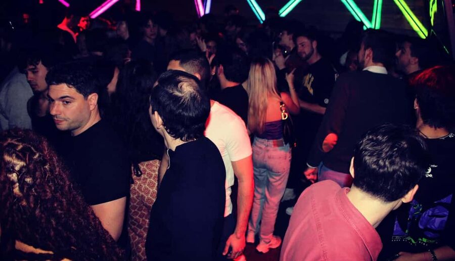 Paris: Latin Quarter Guided Pub Crawl to Bars and Clubs - What $14 really buys you