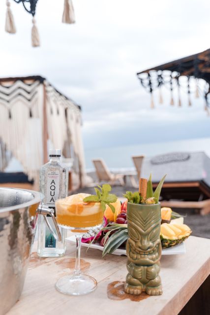 Perivolos Beach: Sun-Bed Experience FortyOne Bar Restaurant - Service and the pace of the day