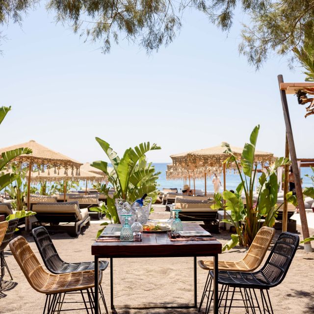 Perivolos Beach: Sun-Bed Experience FortyOne Bar Restaurant - Who will enjoy this most