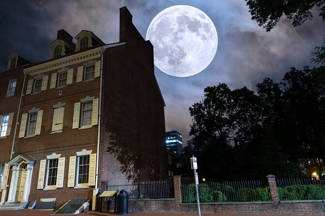 Philly Ghosts Boos and Booze Haunted Pub Crawl - Meeting the Guide at Independence Beer Garden