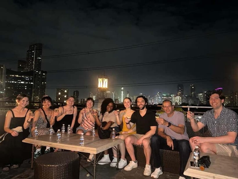 Poblacion Makati Bar Hopping Experience - Moving into house and techno music