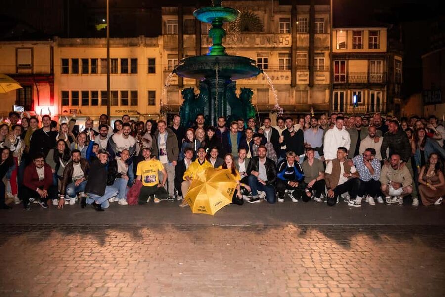 Porto: 4 Bar Pub Crawl, 7 Drinks, & Skip-the-Line Club Entry - Four bars around central Porto