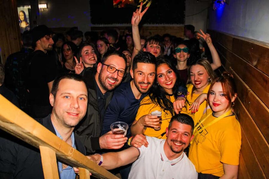 Porto: 4 Bar Pub Crawl, 7 Drinks, & Skip-the-Line Club Entry - The final club and skip-the-line advantage