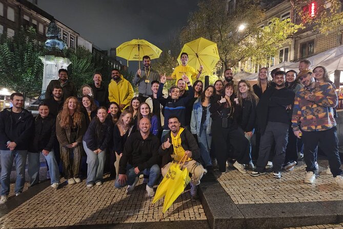 Porto Pubcrawl: 5h,7 Drinks,4 bars &Skip the line Club Entry - A five-hour night through central Porto