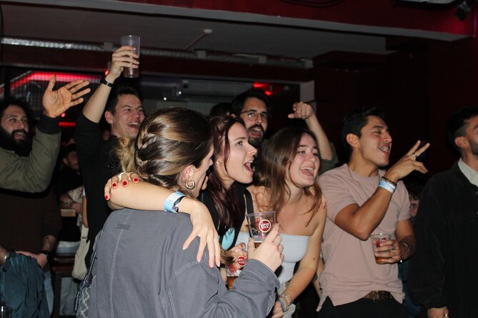 Porto Pubcrawl: 5h,7 Drinks,4 bars &Skip the line Club Entry - Two club-style bars on Rua da Galeria de Paris