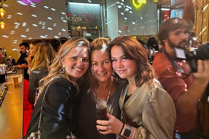 Porto Pubcrawl: 5h,7 Drinks,4 bars &Skip the line Club Entry - Rain, crowds, and the practical details