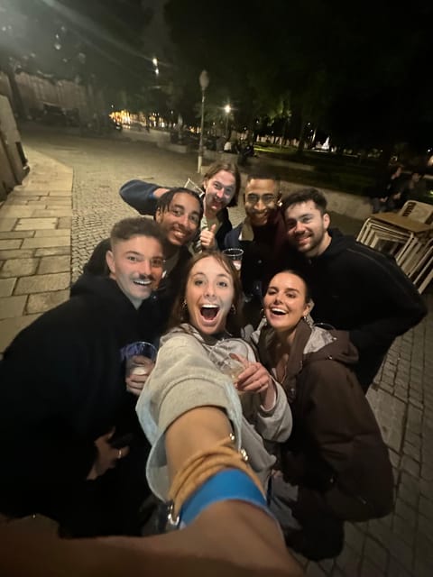 Porto Pubtravelers: Come crawl all the pubs in Porto! - Three bars, four shots, and a pint