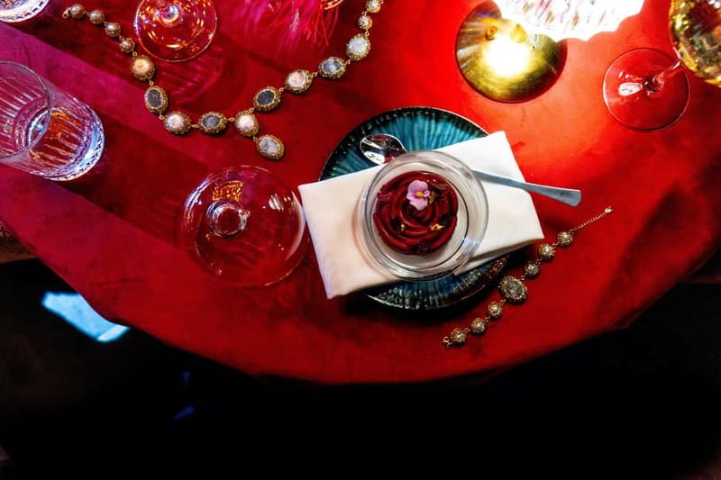 Prague: Cabaret Show at Medusa - Nightlife Prague - The Age Rule Needs Extra Attention
