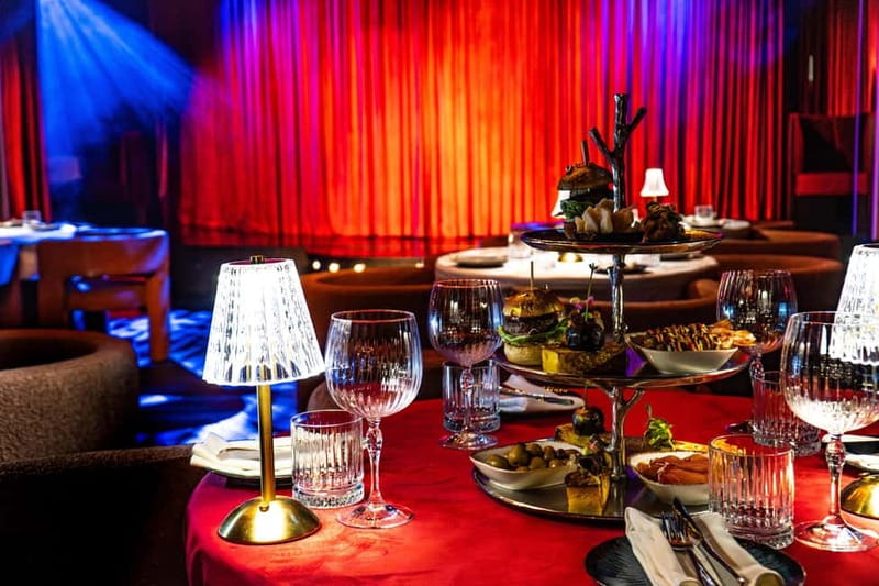 Prague: Cabaret Show at Medusa - Nightlife Prague - How the Reviews Shape My Expectations