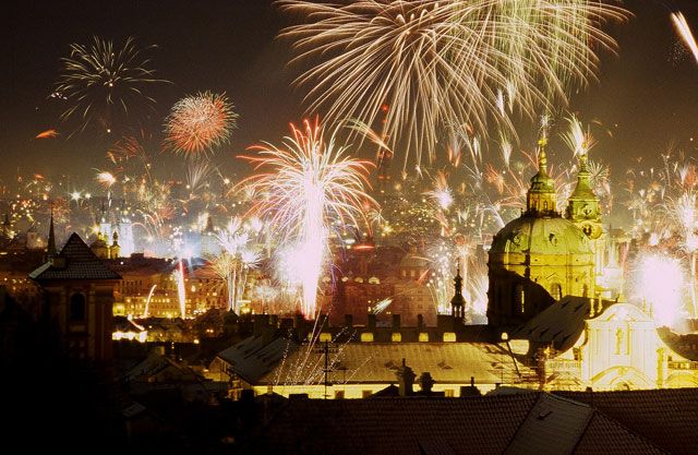 Prague: New Year's Eve Pub Crawl & Karlovy Lazne Club Entry - What the $150 price buys you