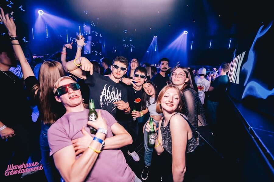 Prague: Pub Crawl with Shots & Entrance to Rooftop Club - Finishing at Epic Prague