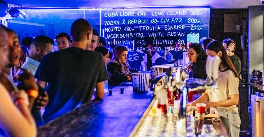 Prague: Pub Crawl with Unlimited Drinks & 5-floor Club Entry - My booking advice