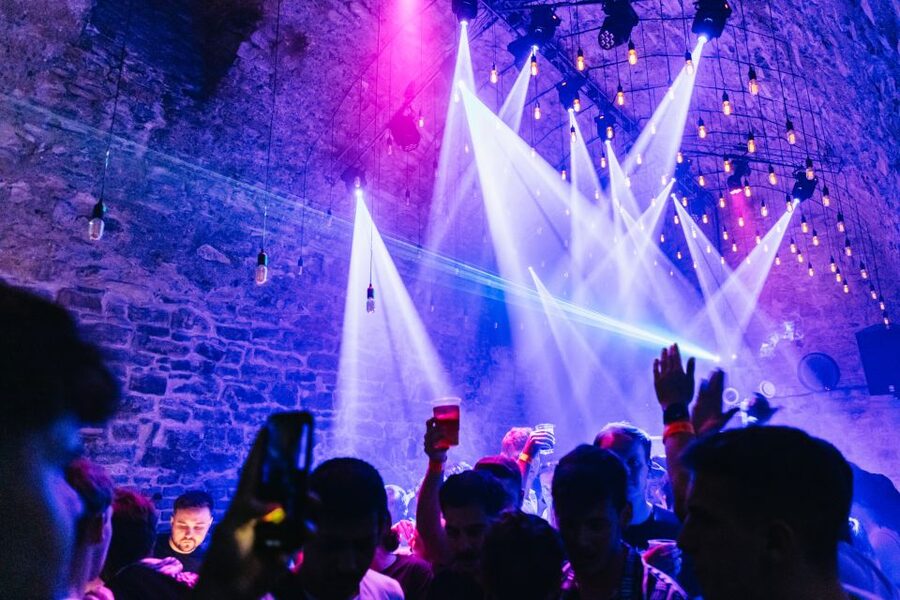 Prague: Pub Crawl with Unlimited Drinks & 5-floor Club Entry - Why this Prague pub crawl works for solo visitors