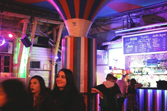 Private Budapest Ruin Bar Tour with Local Drinks & Street Food - What the private format adds