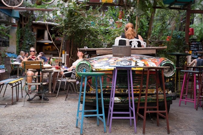 Private Budapest Ruin Bar Tour with Local Drinks & Street Food - Booking with the right expectations
