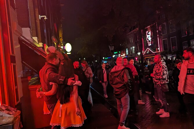 Private Hostess Bar Tour in Amsterdam Red Light District (3h) - What Drink n Sink adds to the evening