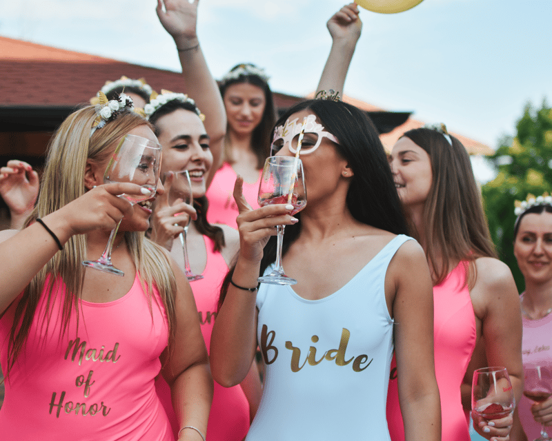 Private Pub / Bar Crawl Group Size 6-20 people - Key things to know before you book