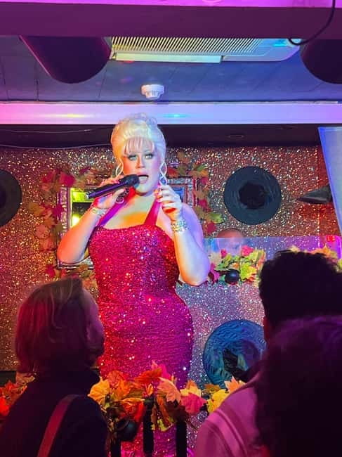 Private Secret Gay Bar Hopping Tour in Soho - What the first bar adds to the evening
