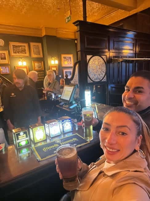 Private Secret Gay Bar Hopping Tour in Soho - Diana and the guide experience