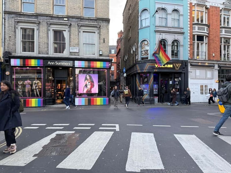Private Secret Gay Bar Hopping Tour in Soho - Who will enjoy this Soho night out