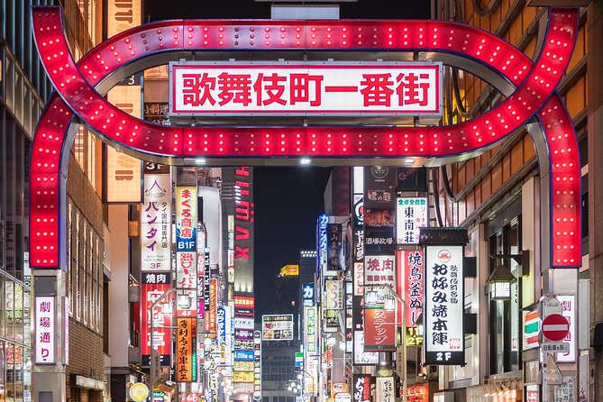 Private Shinjuku Nightlife Walking Tour & Golden-Gai Bar Crawl - Why Golden Gai makes this walk different