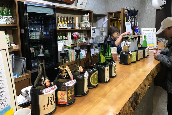 Private Tokyo Local Food and Drink Tour with a Bar Hopping Master - The third stop: a final look at Tokyo nightlife