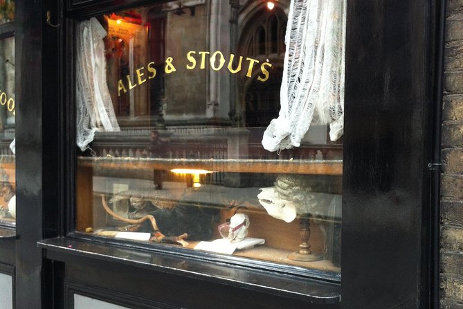 Private Tour of London's Historic Pubs - Learning how to taste British beer