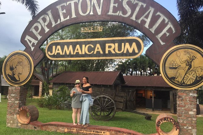 Private Transportation from Montego Bay to Appleton Estate & Pelican Bar - The essential points at a glance