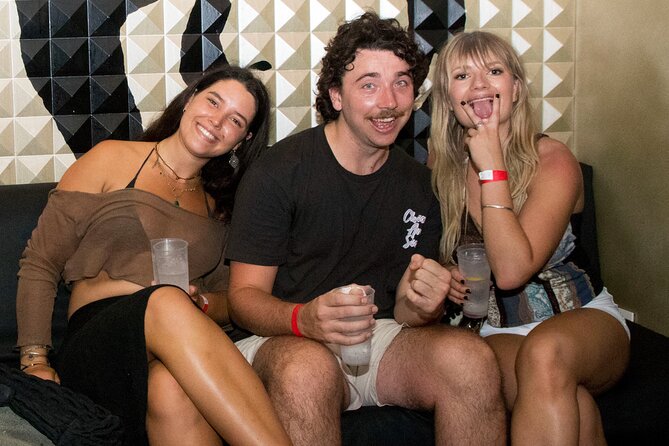 Pub Crawl Barcelona: 4 nightclubs + shots + skip-the-line entry - How the group size changes the experience