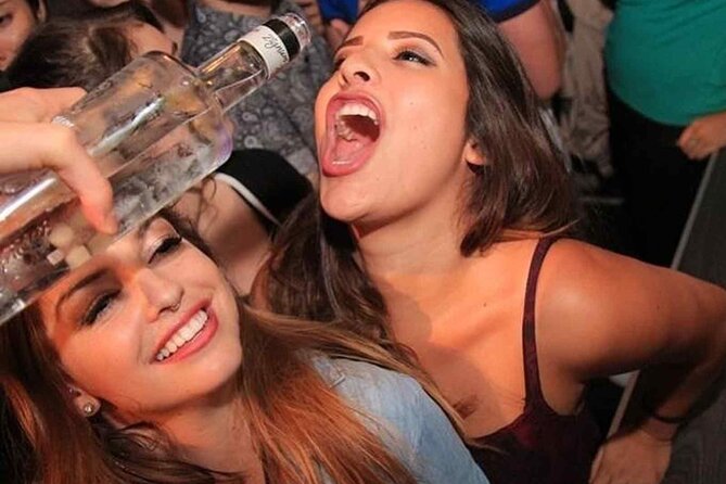 Pub Crawl Barcelona by EVOLVE The BEST night experience - Starting at Carrer dels Escudellers