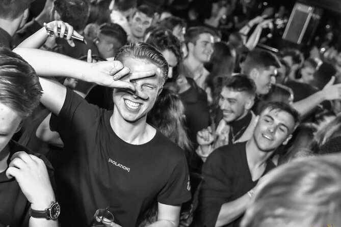 Pub Crawl Madrid by Mad Party Crew - The final club changes with the day