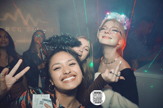 Pub Crawl Madrid by Mad Party Crew - What the guides add to the night